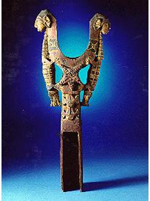Canoe mast ornament