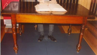 Table Lucinda Table